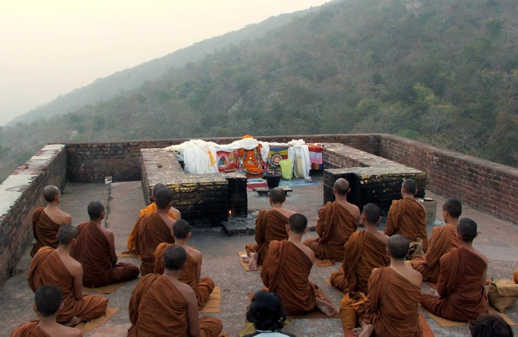 griddhakuta-peak-img